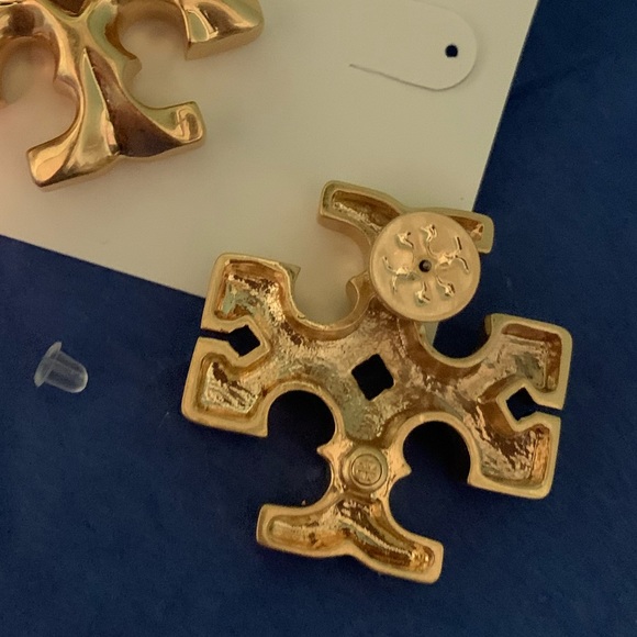 Tory Burch Exaggerated  Double T Golden ROXANNE Statement Earrings - Picture 6 of 11